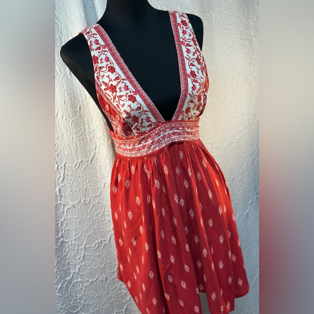 LULUS- Boho Red 🌹Floral Deep V-Neck Mini Dress (L) - Picture 4 of 13
